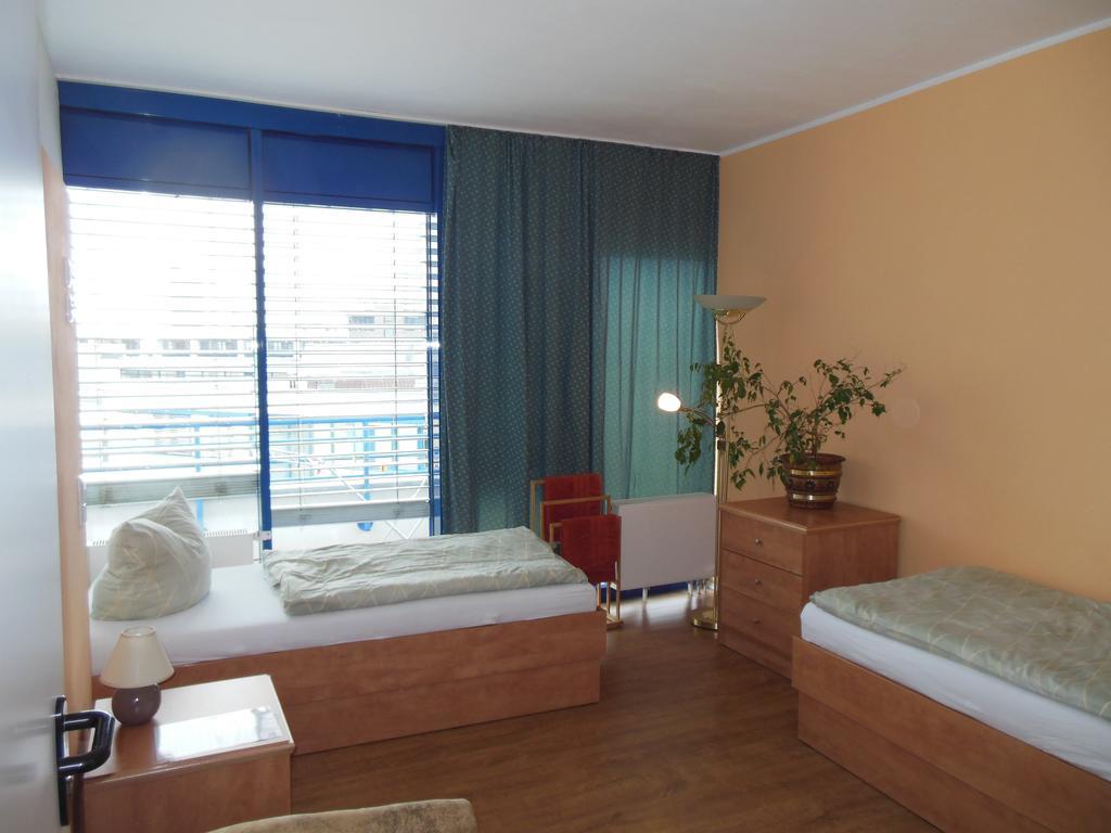 Lut10Her Sky-Fly Otel Leipzig Oda fotoğraf